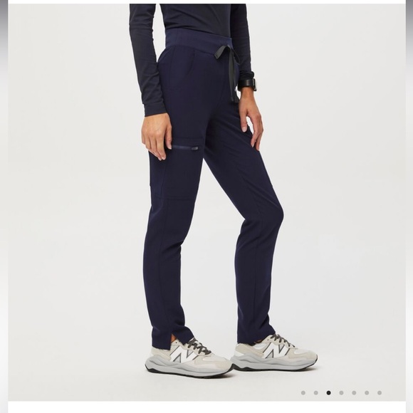 High-waisted Yola pants in Small Regular Navy - Picture 2 of 8